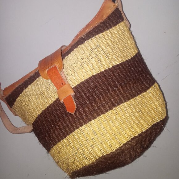 Small/medium Sisal Kiondo Kikuyu Kenya bag - Picture 3 of 3